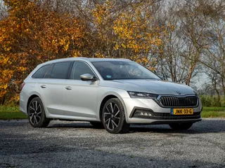 Skoda Octavia Combi 1.4 TSI iV PHEV Business Edition Plus // panorama dak