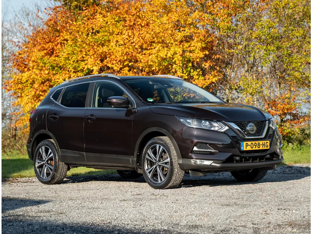 Nissan Qashqai 1.3 DIG-T N-Connecta // trekhaak // panorama dak