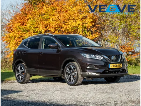 Nissan Qashqai 1.3 DIG-T N-Connecta // trekhaak // panorama dak