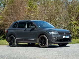 Volkswagen Tiguan 1.5 TSI Life Business // PDC // Camera // Navigatie // Stuur en stoelverwarming